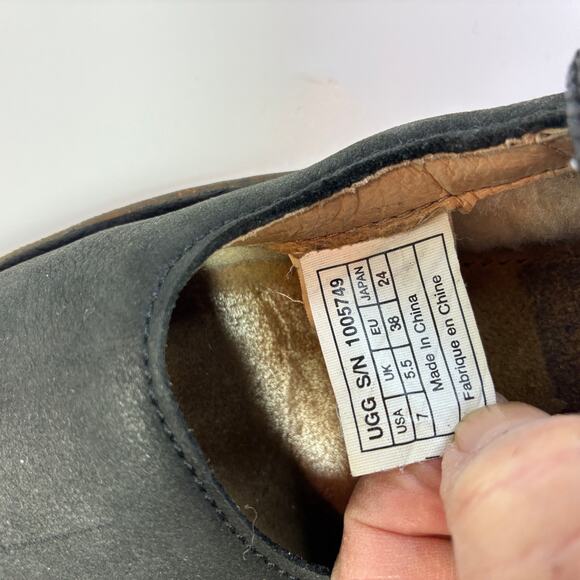 UGG Mary Janes 7 black leather low heels round toe boho whimsygoth softgirl - Picture 3 of 7